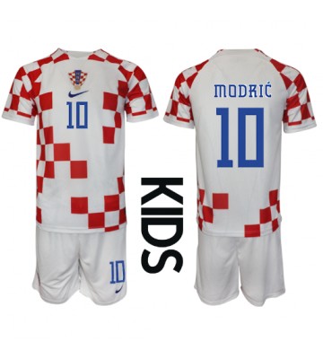 Kroatien Luka Modric #10 babykläder Hemmatröja barn VM 2022 Korta ärmar (+ Korta byxor)